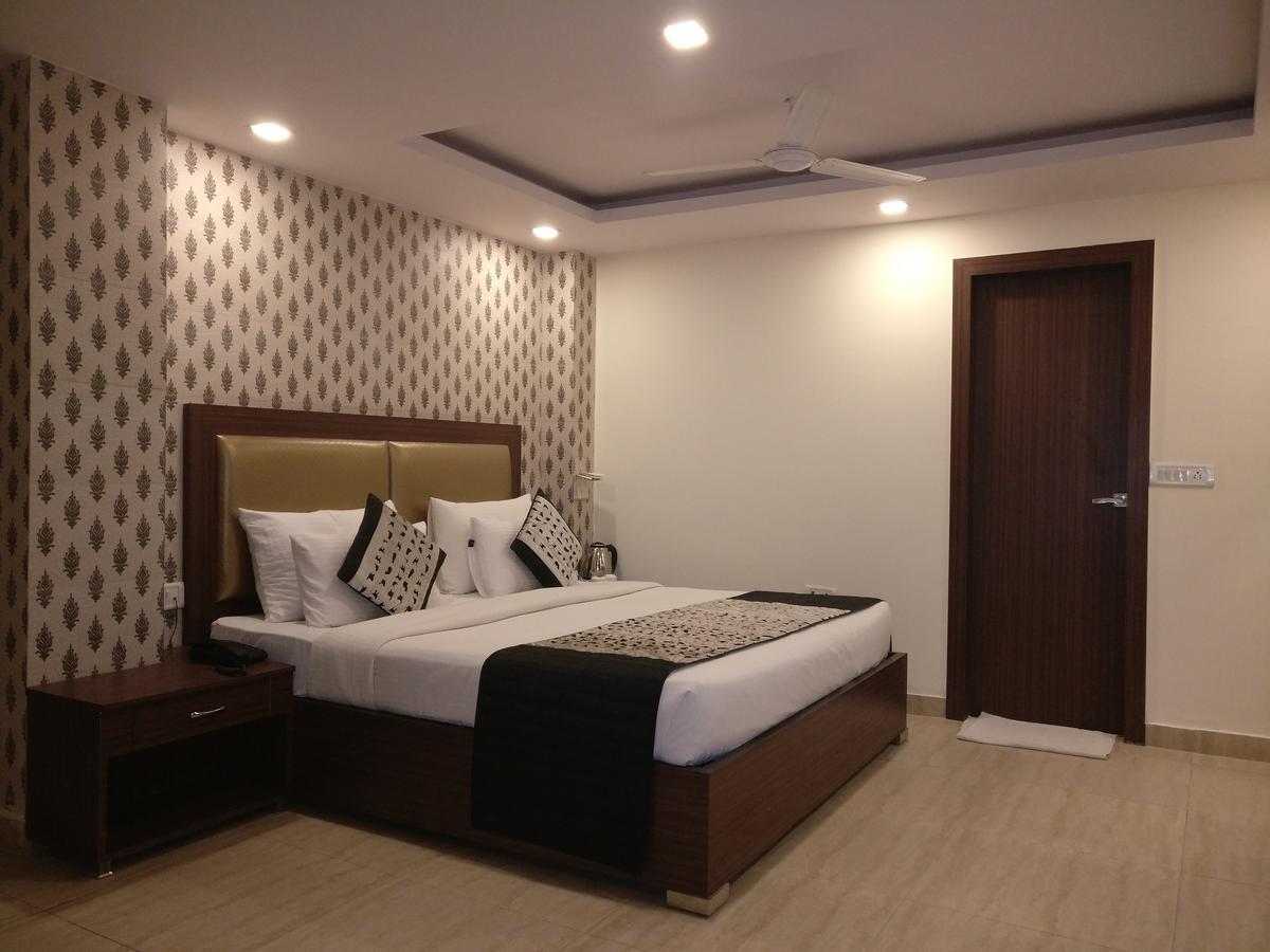 Hotel Pawan Plaza Near Sir Ganga Ram Hospital Dillí Exteriér fotografie